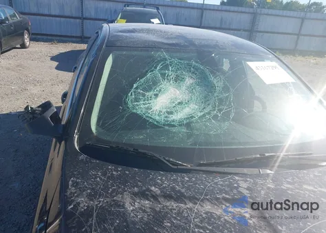 2017 Chevrolet Impala 1Lt z USA, uszkodzony, nr VIN 2G1105SAXH9171713